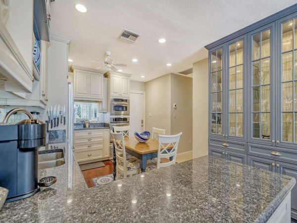 Longboat Key Gulf View Two Bedroom Vacation Rental PLUS DEN (3 bedrms)